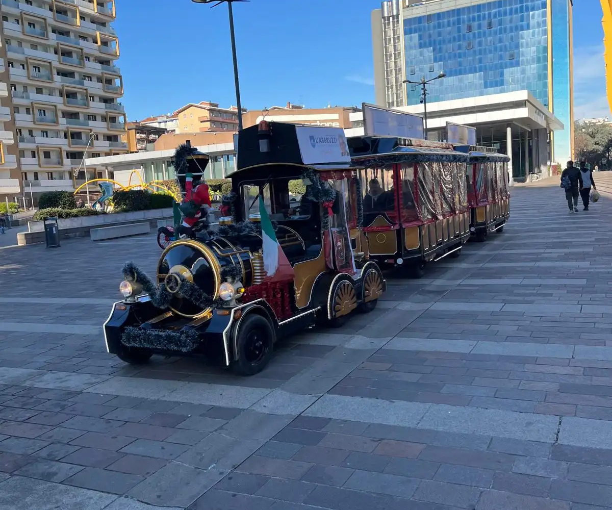 Trenino Natale 2025 in piazza Oldrini