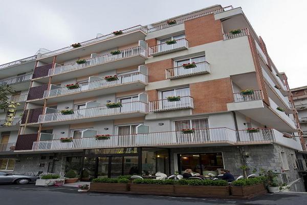 Hotel Adler Alassio Exterior