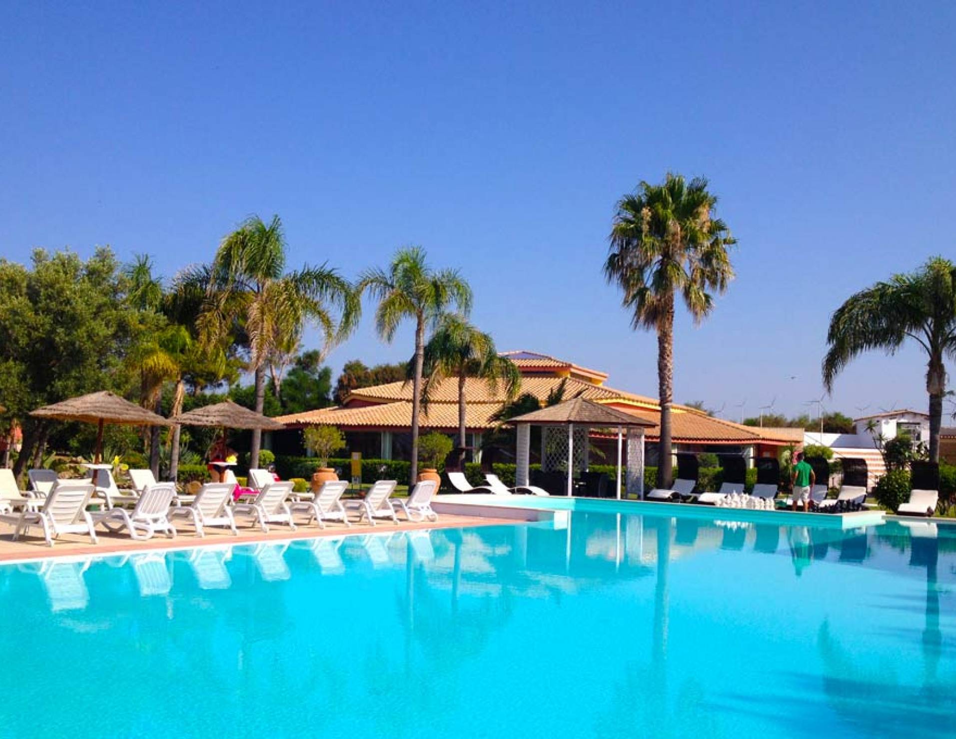 Isola Capo Rizzuto Villaggio Spiagge Rosse piscina