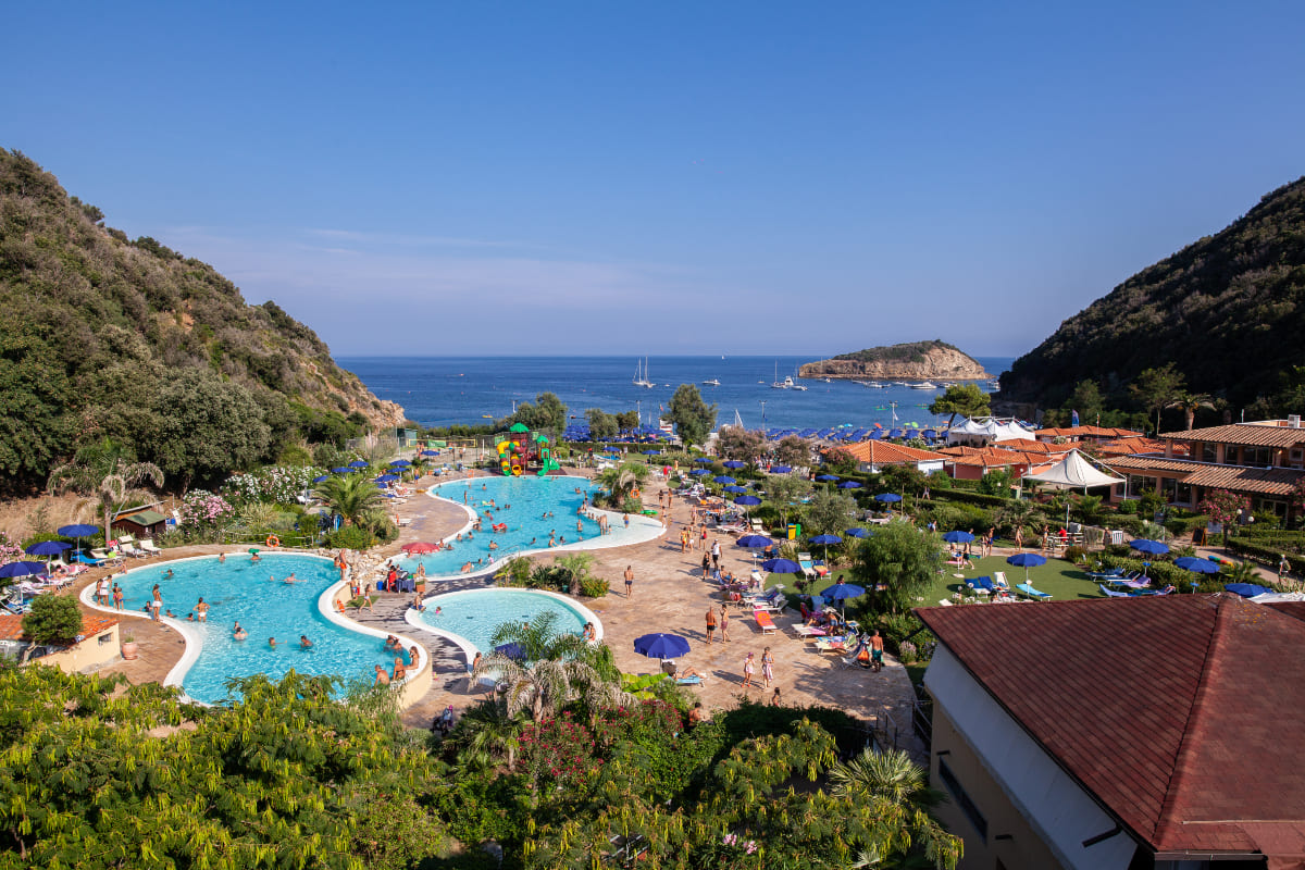 TH Ortano Village Piscina2