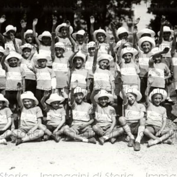 Breda. Bambini In Partenza Per Le Colonie Circa 1930